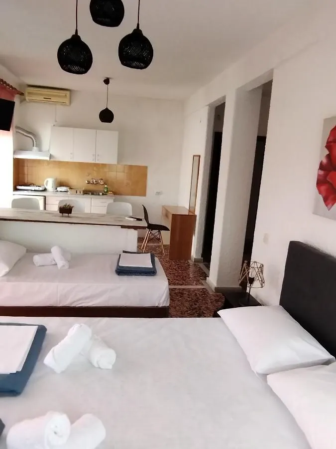 Pelekan Rooms And Apartments Athina 33 Pefkochori