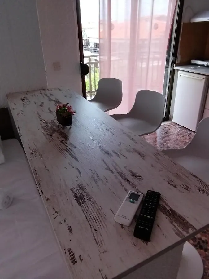 Pelekan Rooms And Apartments Athina 33 Pefkochori Hotel